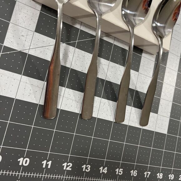 Reed & Barton Fiddler II (4) Oval / Soup Spoons Stainless Flatware Replacements - Picture 4 of 16